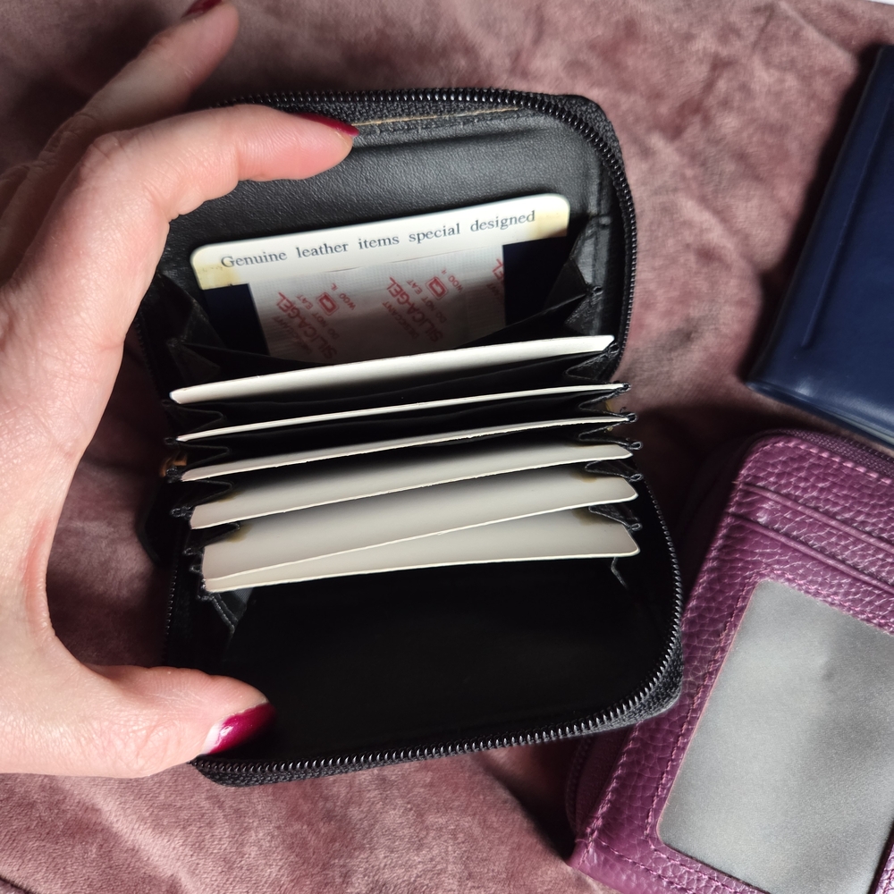 Random Lot Of Wallets! - Picture 6 of 7